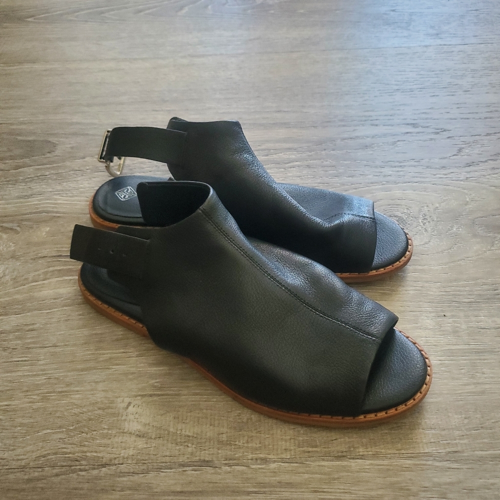 Antonio Malani black leather flats sandals